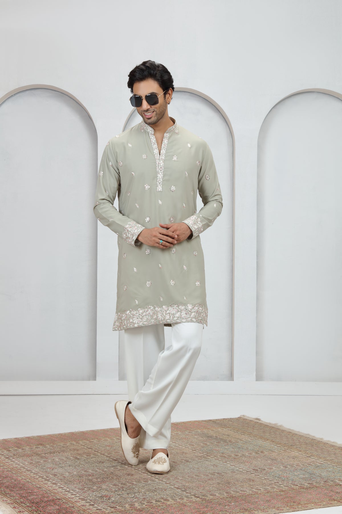 Green Kurta Pajama with Floral Buti Embroidery