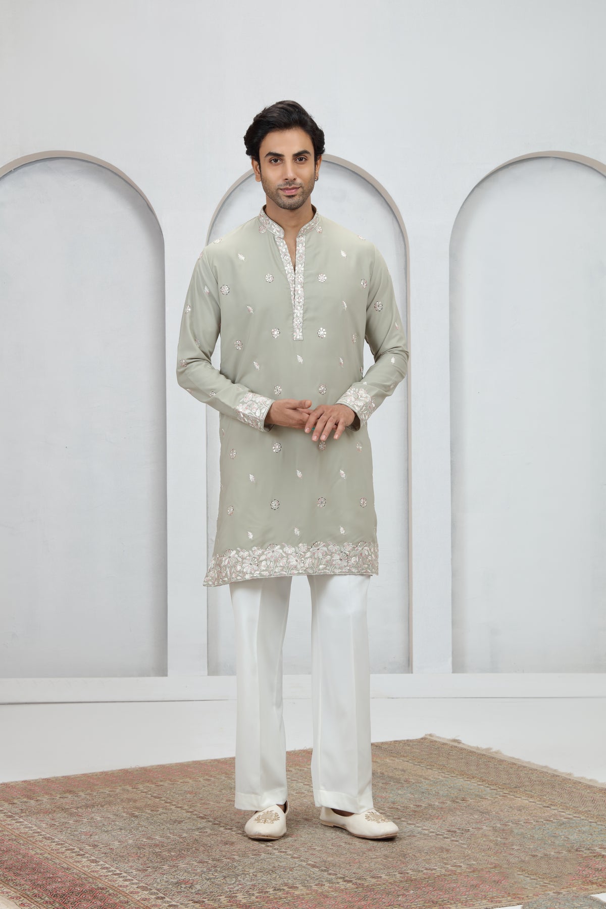 Green Kurta Pajama with Floral Buti Embroidery