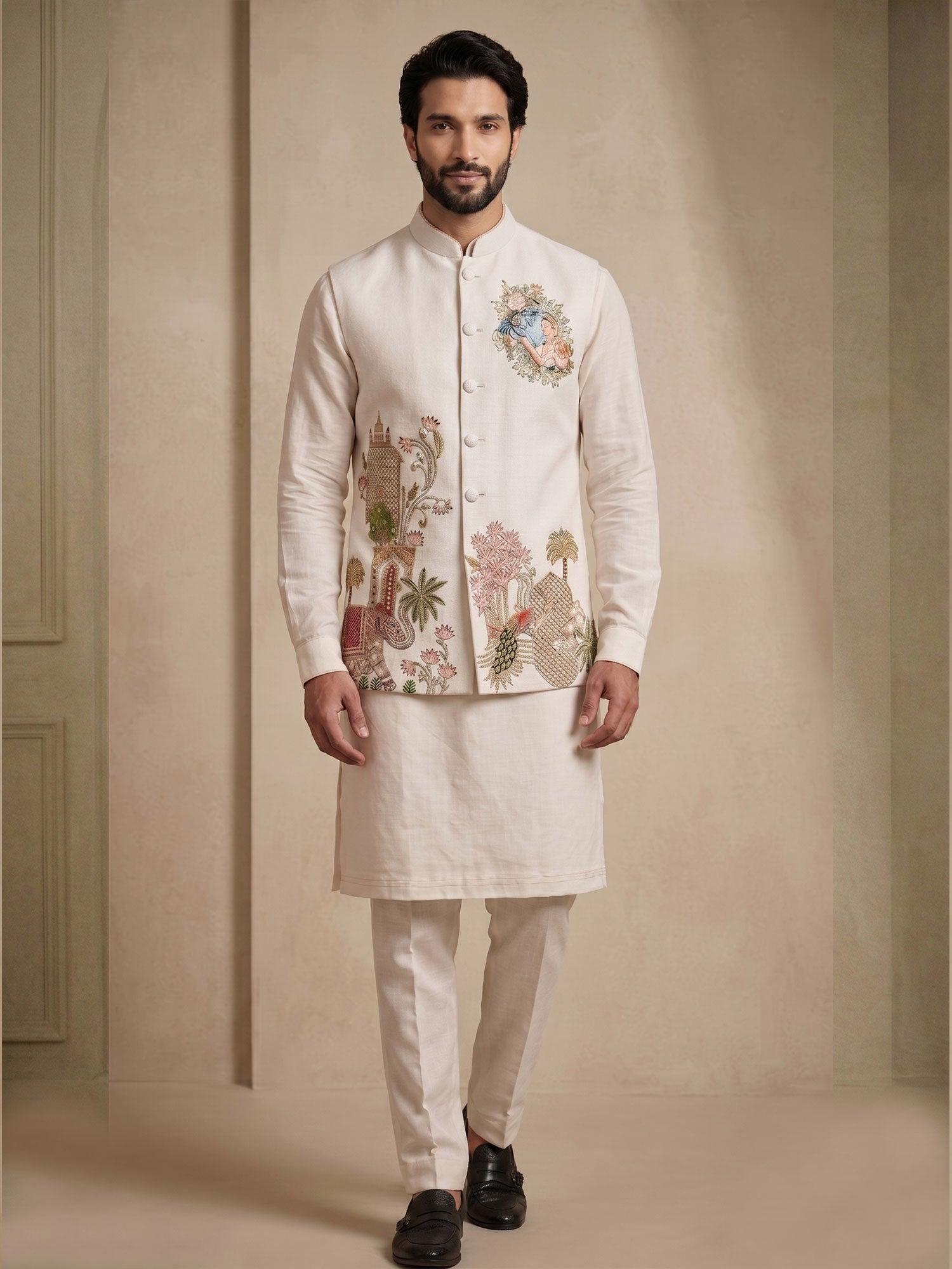 Off White Thread Work Kurta Set In Silk