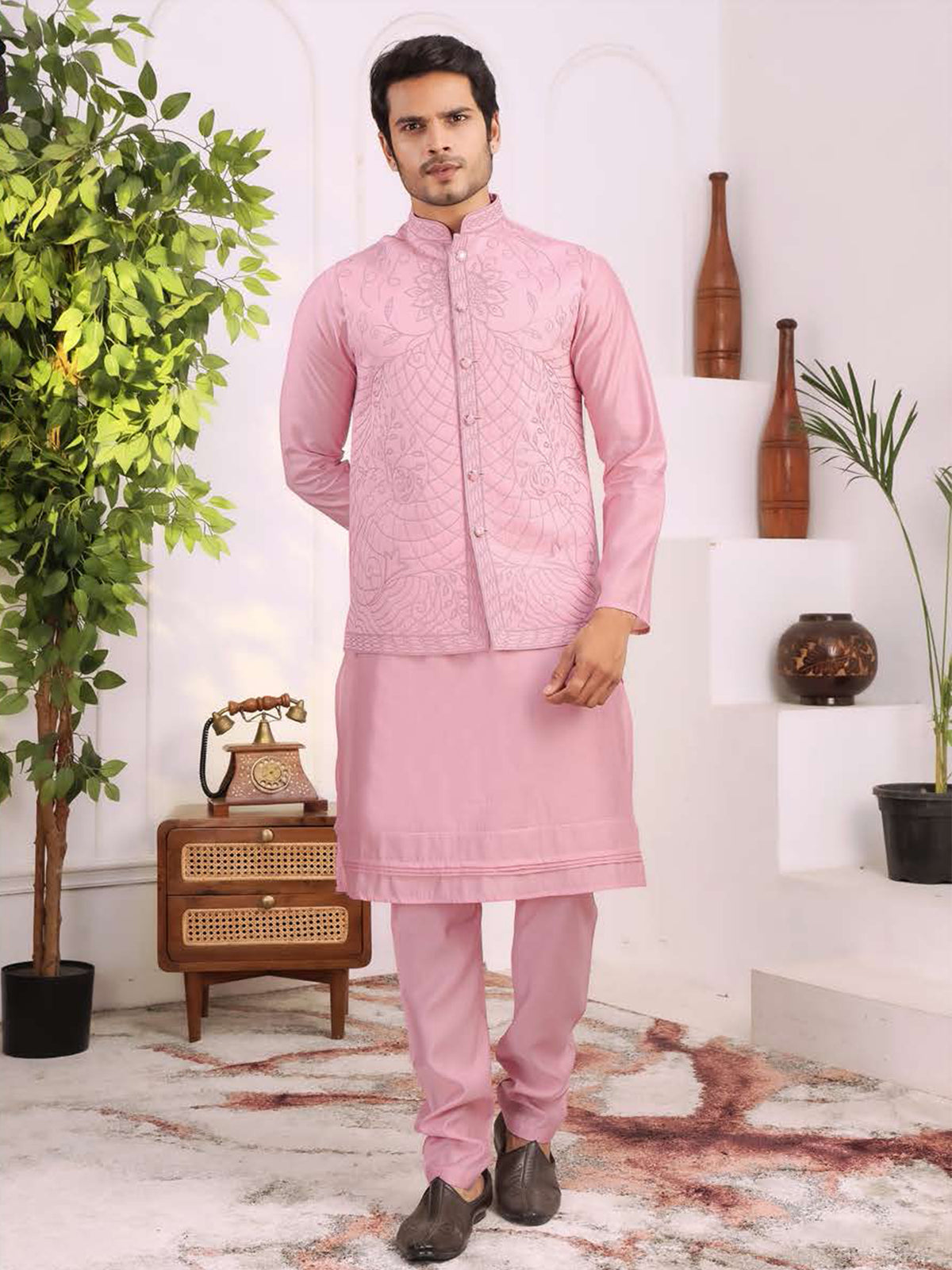 Dusty Pink Floral Threadwork Kurta Set