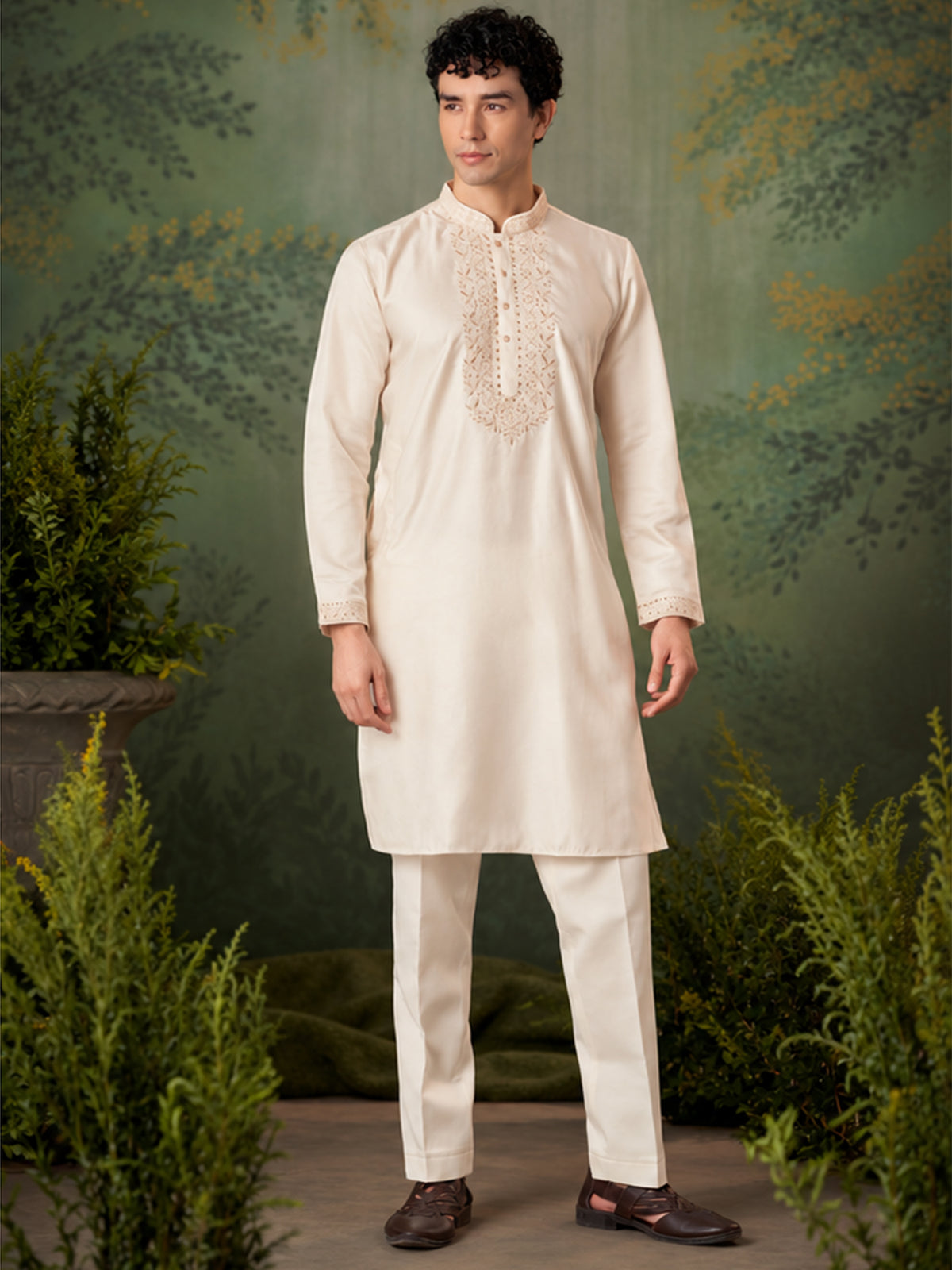 Ivory Minimal Threadwork Ethnic Kurta Set