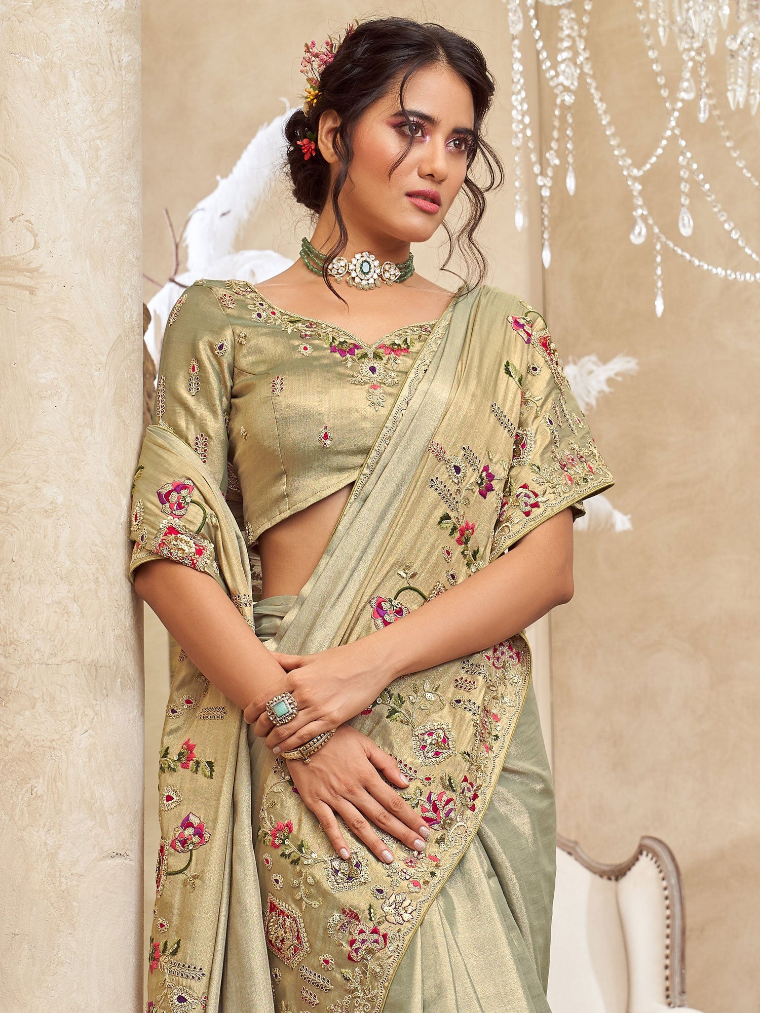 Beige And Grey Shaded Saee In Stone Work