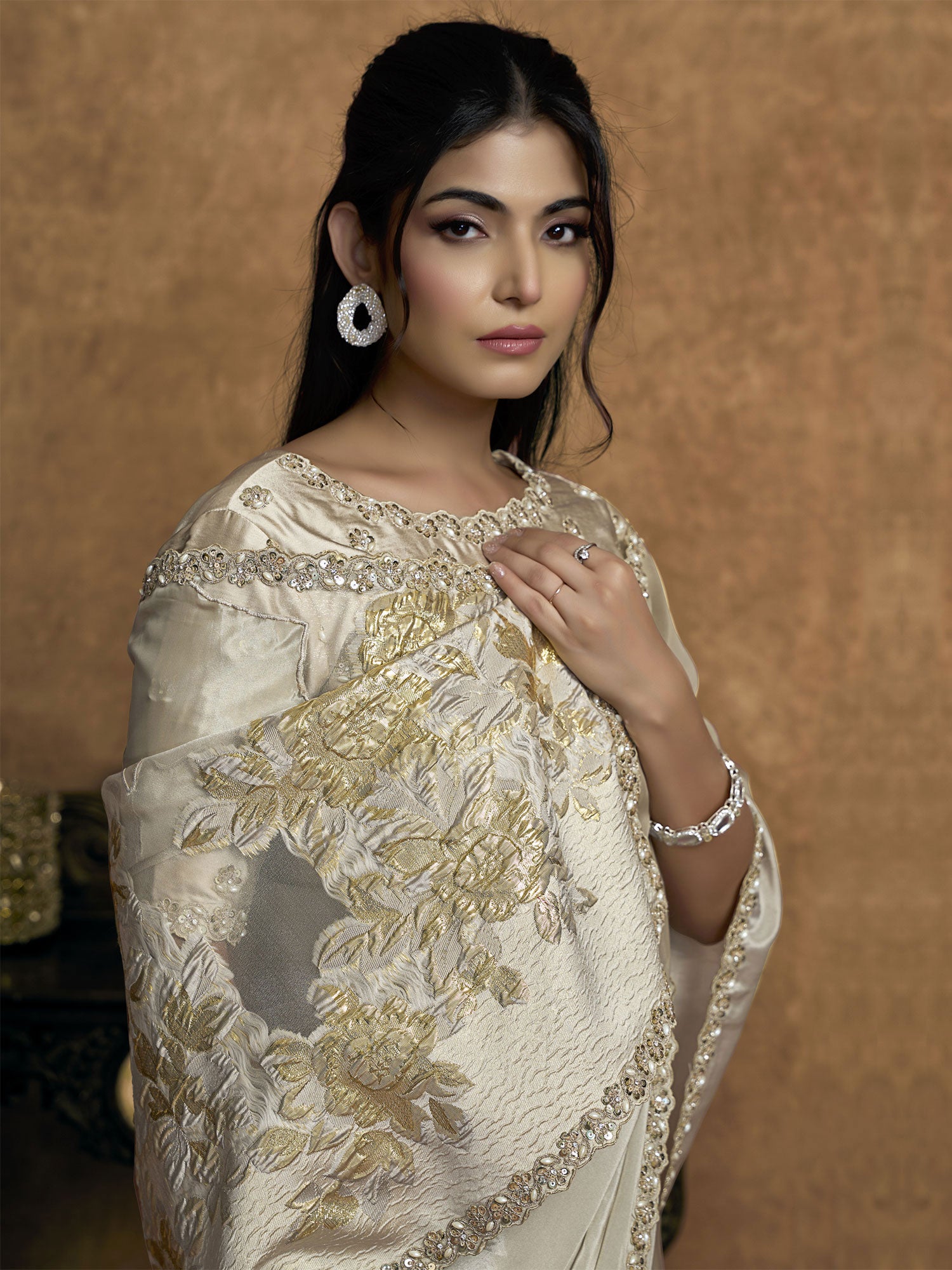 Light Beige Bridesmaid Saree With Heavy Pallu