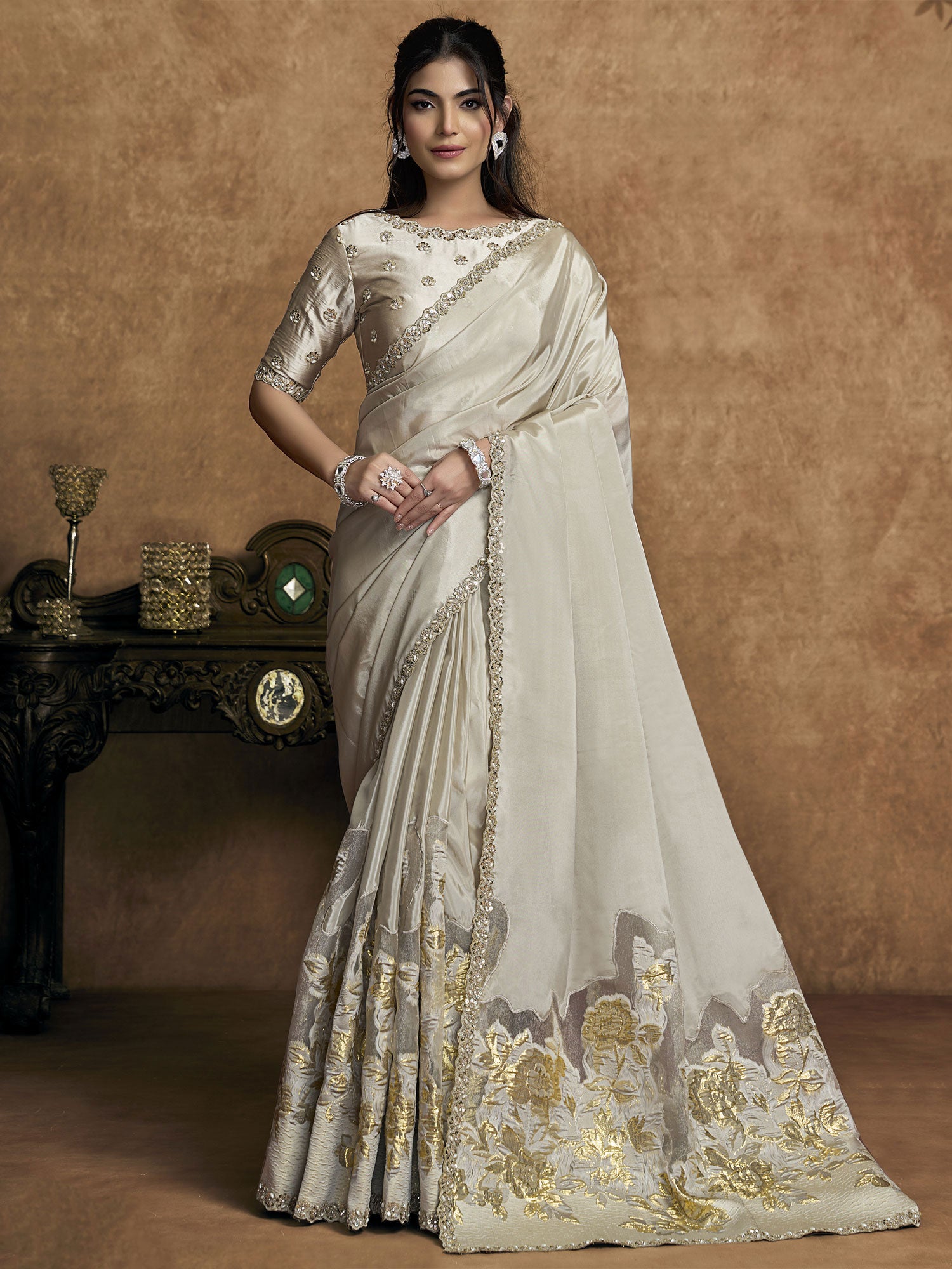Light Beige Bridesmaid Saree With Heavy Pallu