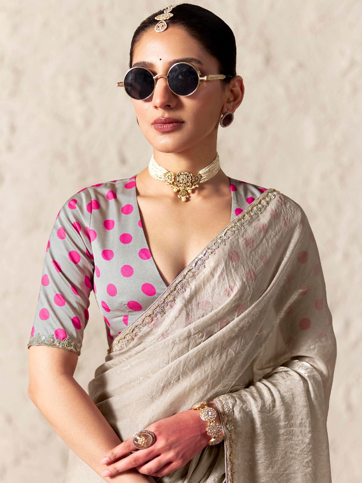 Grey Floral Work Saree In Silk With Blouse