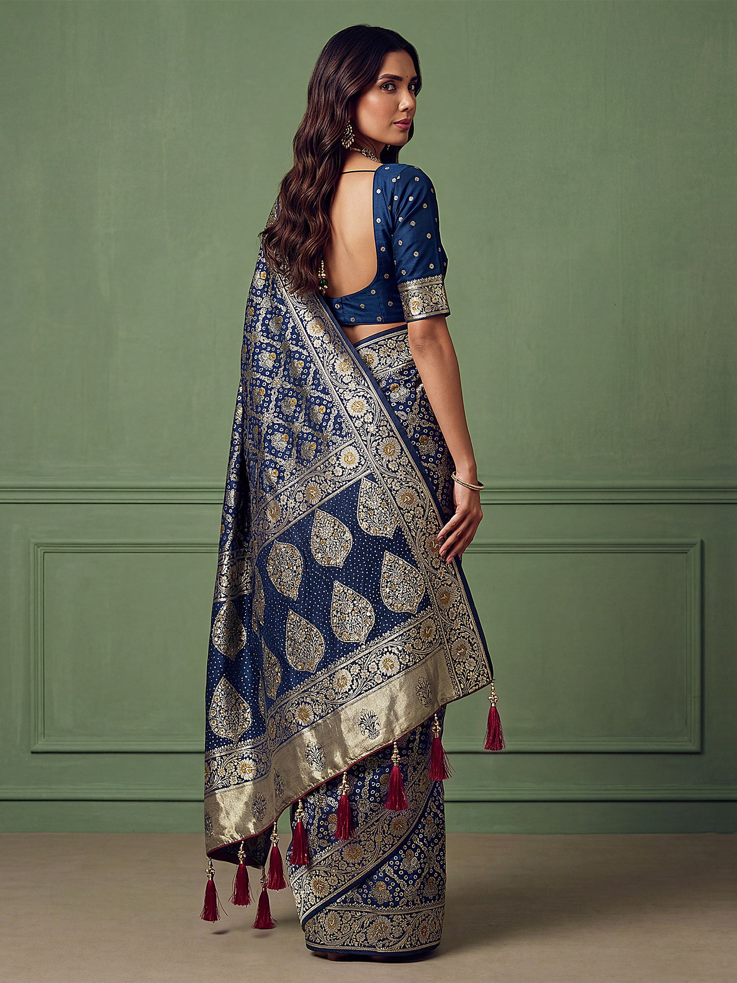 Blue Silk Saree In Floral Woven Work