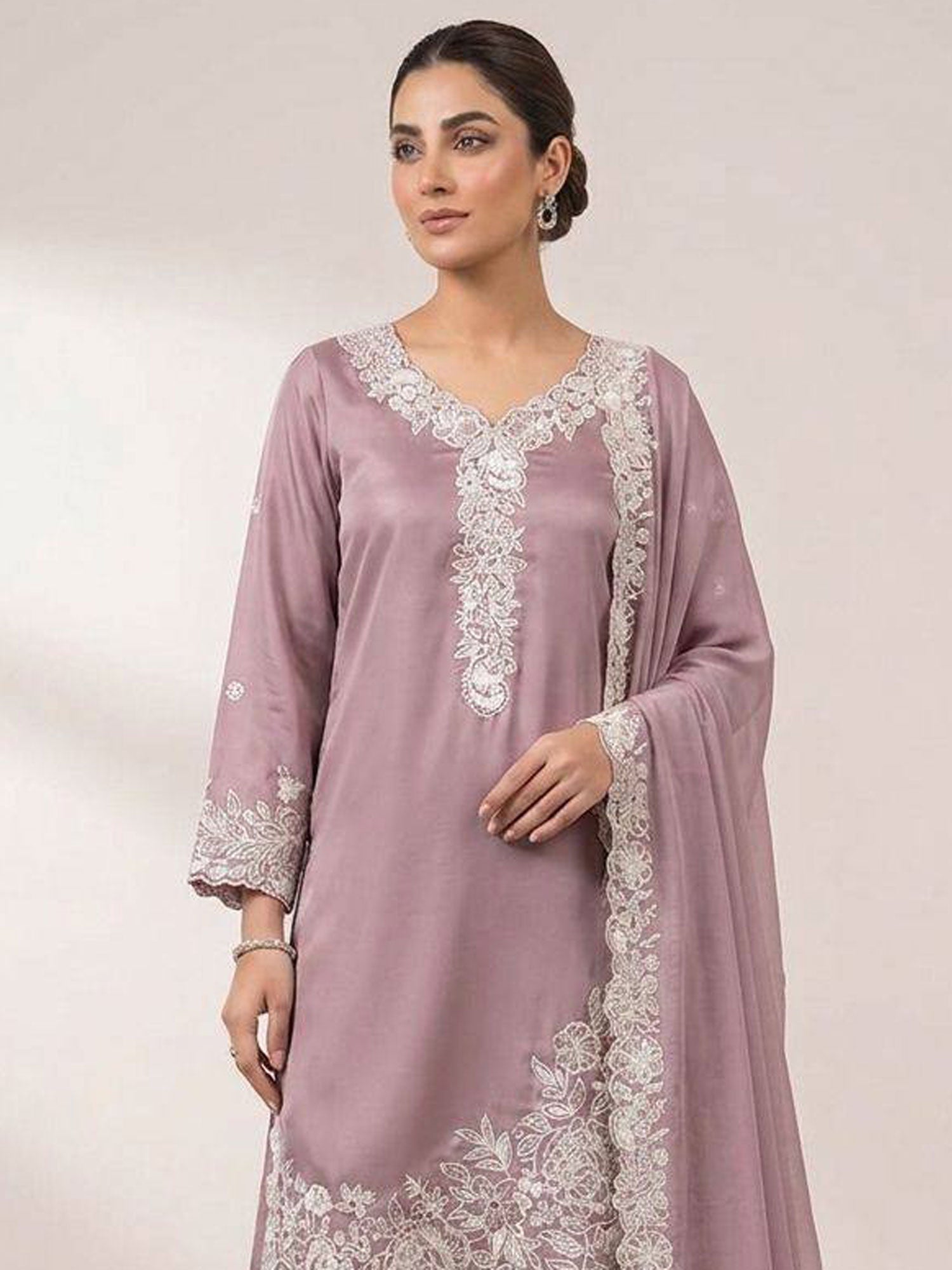 Mauve Floral Thread Work Salwar Suit In Crepe