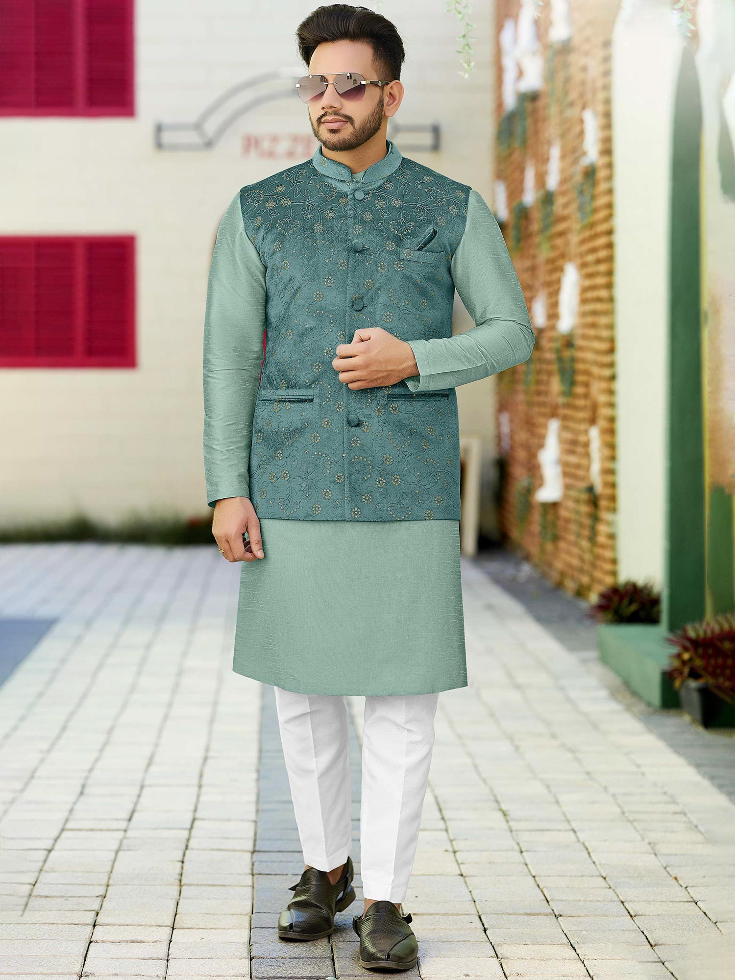 Green Kurta Pyjama With Velvet Jacket Set