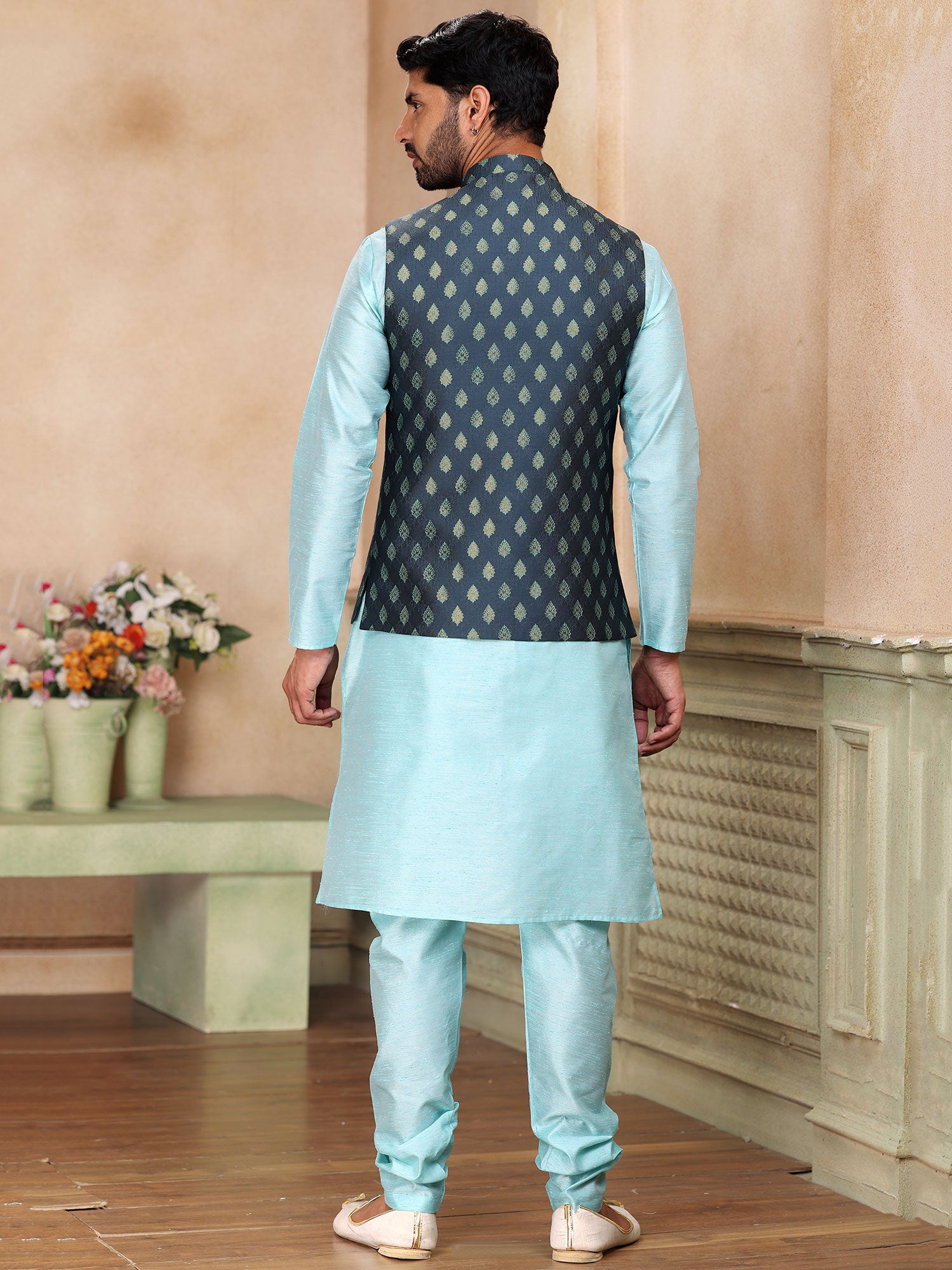 Blue Festive Kurta Pyjama Set In Silk