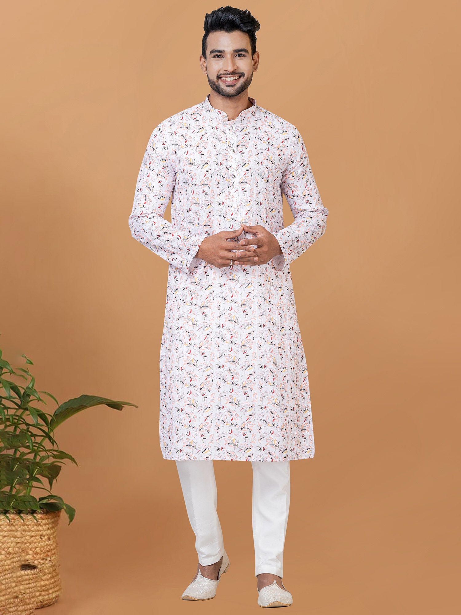 White Casual Wear Kurta Pyjama In Cotton