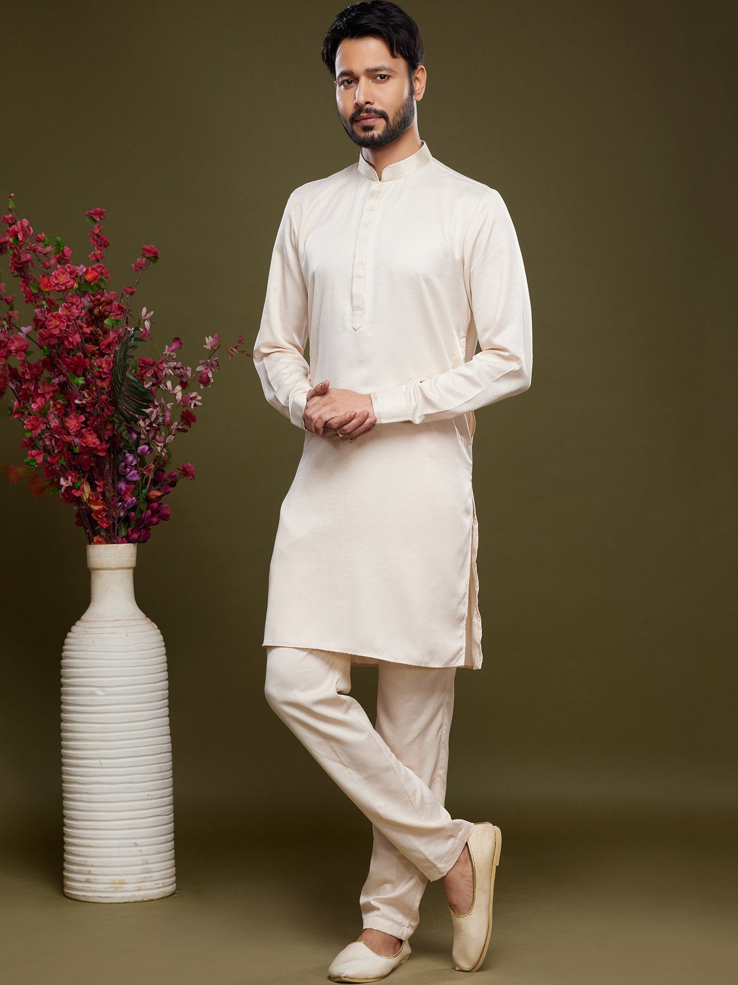 Off White Silk Kurta Pyjama With Full Sleeves