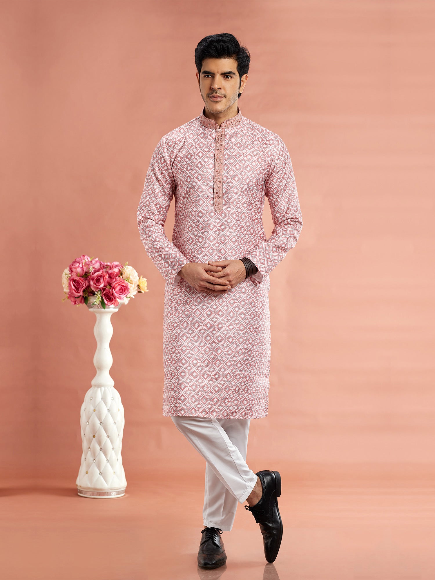Light Pink Cotton Mens Kurta Pyjama In Print