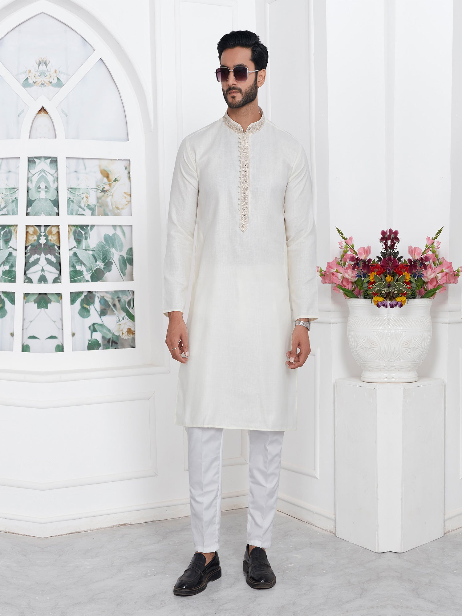 White Casual Kurta Pyjama In Cotton For Mens