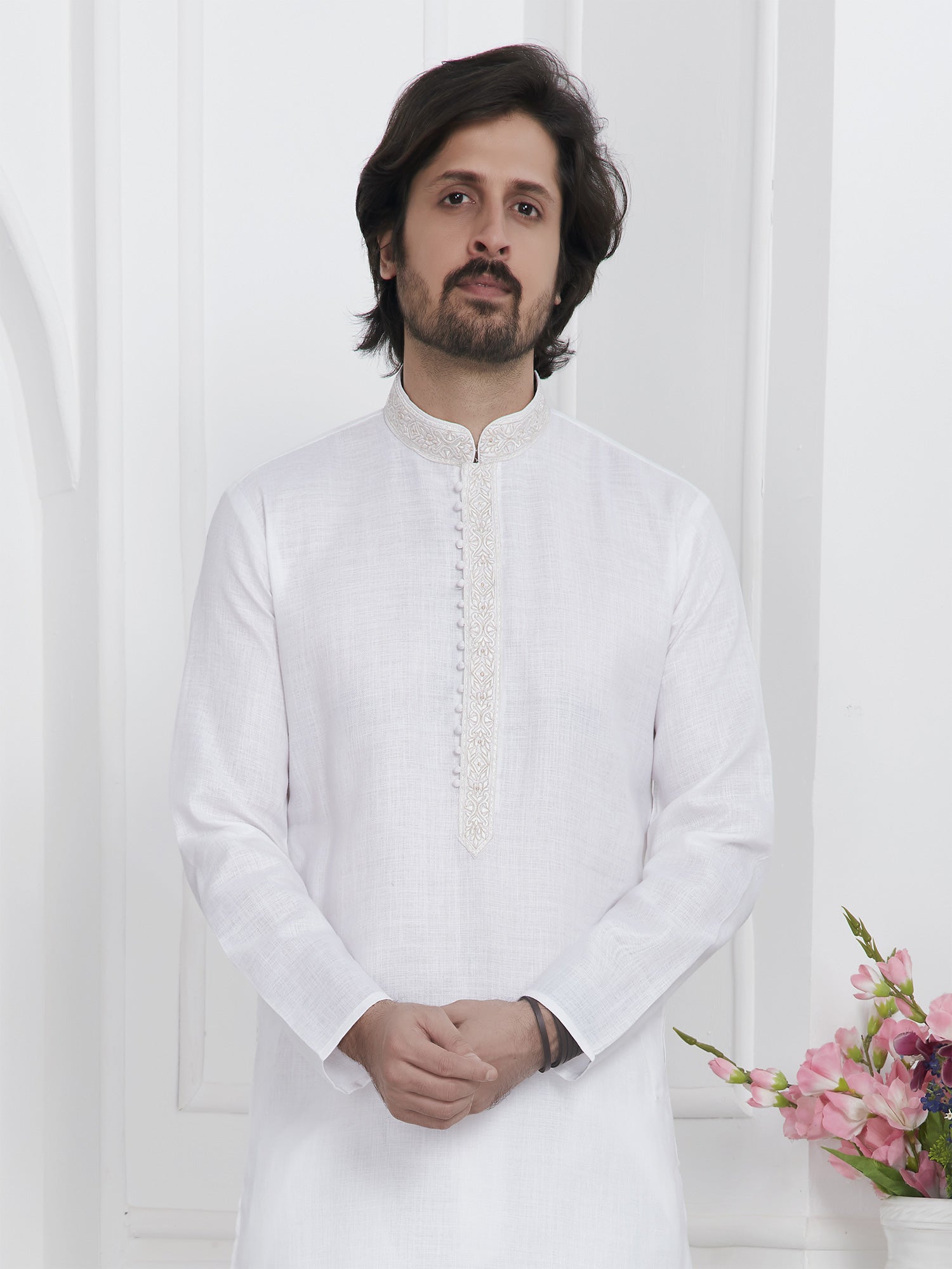 White Casual Readymade Kurta Pyjama In Cotton