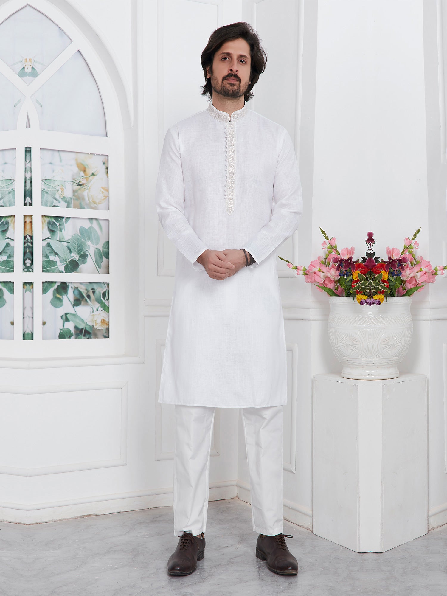 White Casual Readymade Kurta Pyjama In Cotton