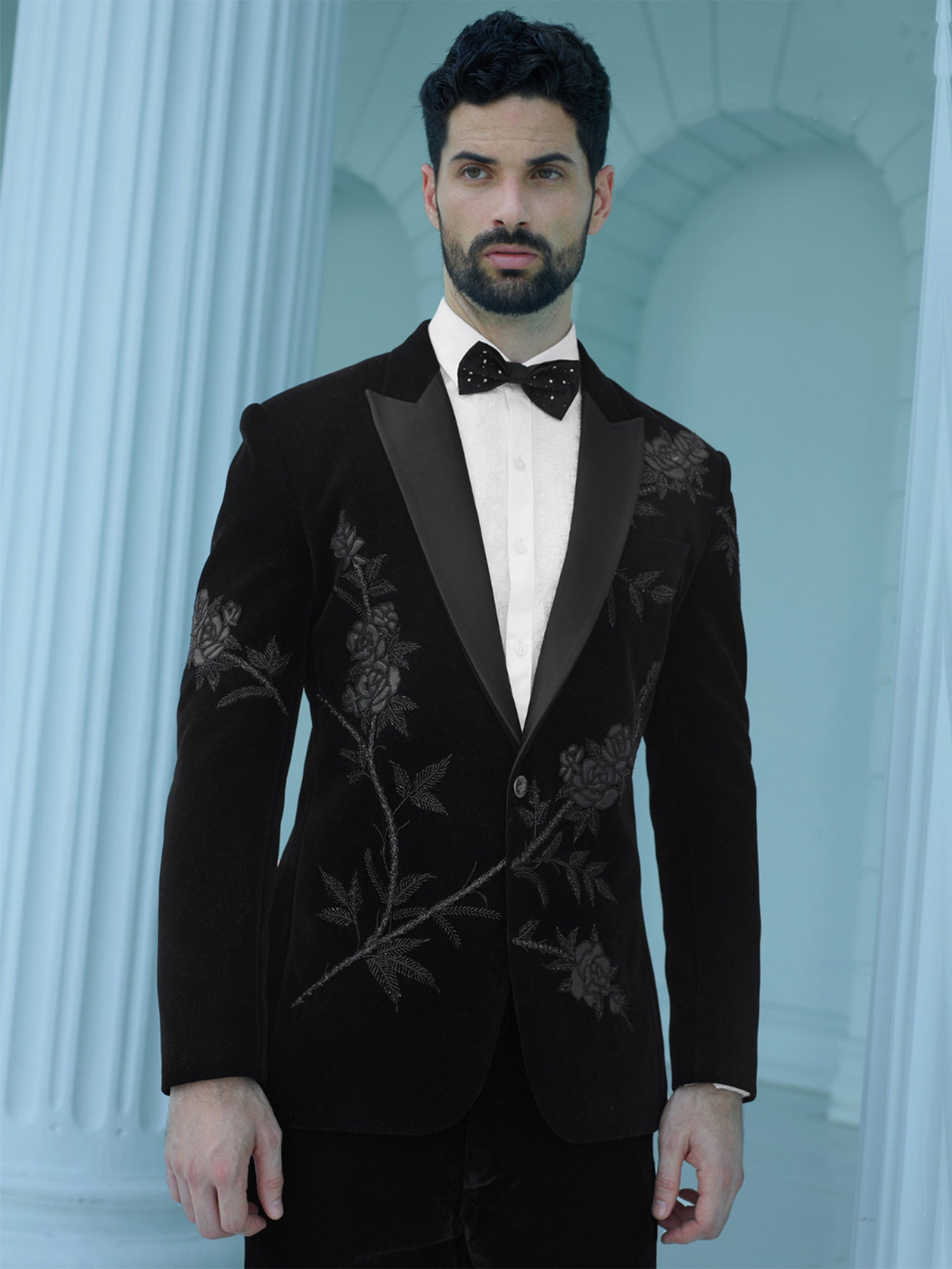 Black Mens Wear Tuxedo Suit In Rose Pattern Embellishment