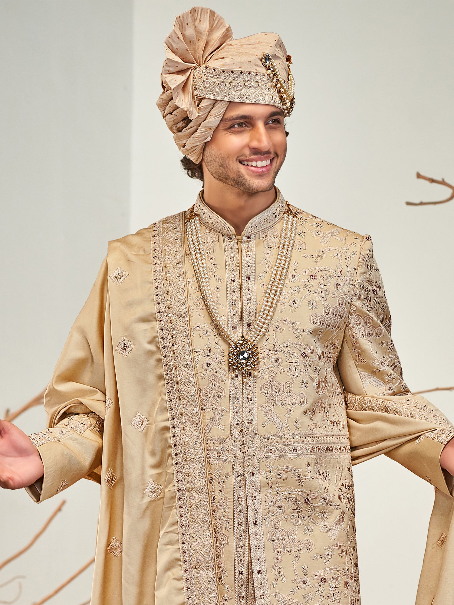 Golden Thread Embroidered Men's Sherwani With Stole