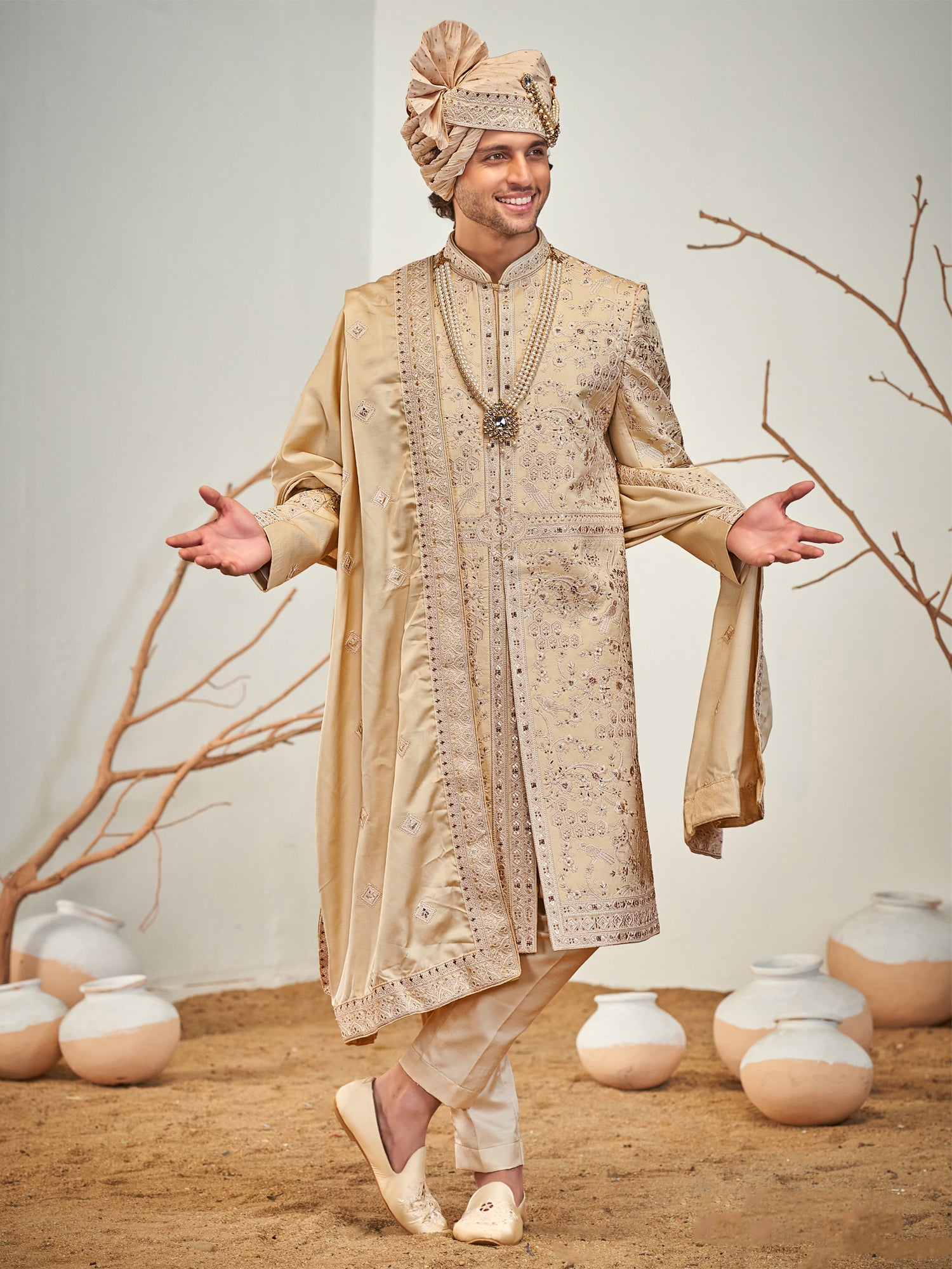 Golden Thread Embroidered Men's Sherwani With Stole