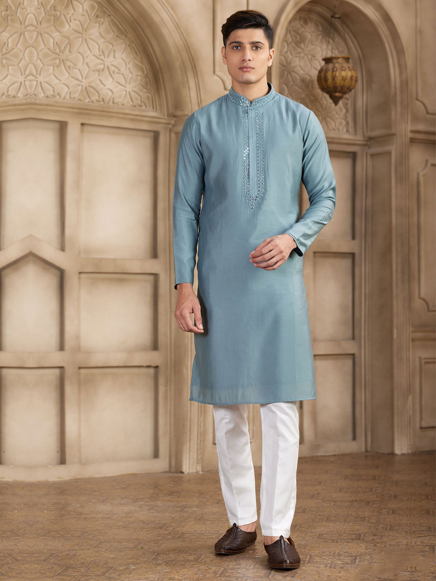 Blue Men's Readymade Kurta Set In Mirror Work
