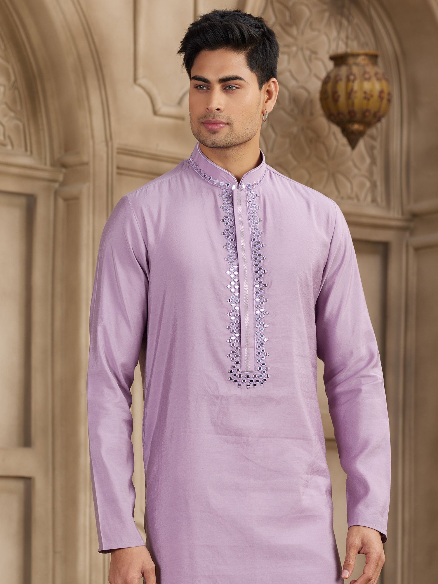 Lilac Men's Kurta Set In Mirror Embellishments