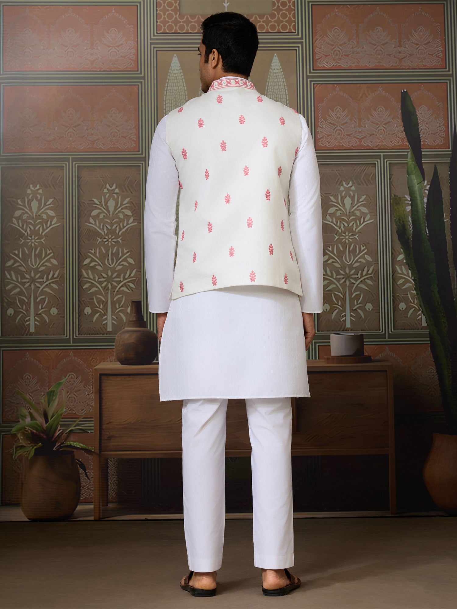 White Mirror Augmented Readymade Kurta Pyjama