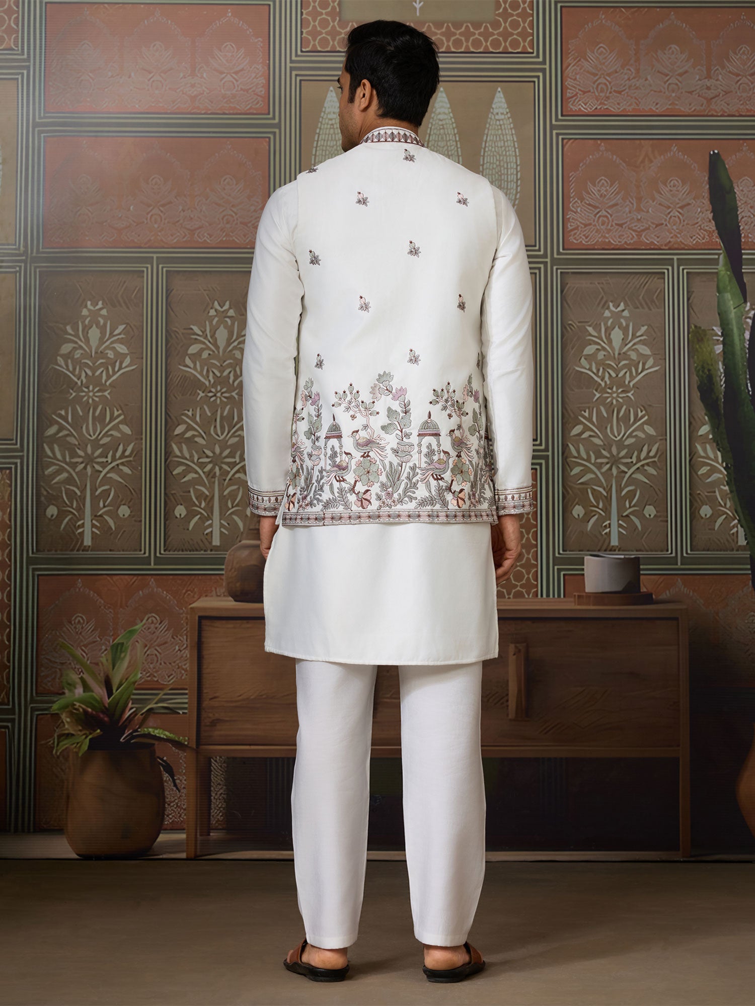 White Readymade Men's Kurta Set With Jacket