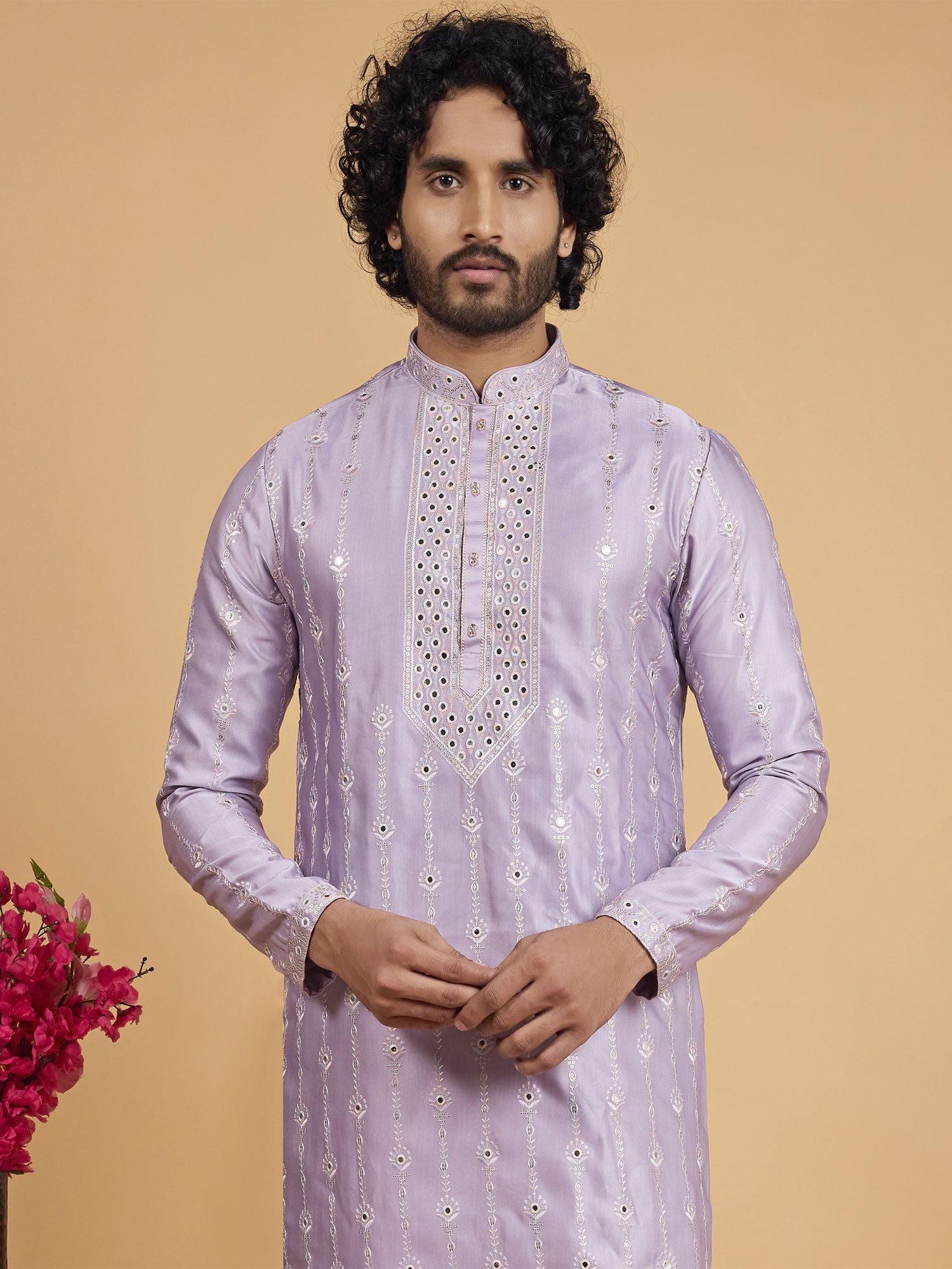 Lilac Men's Kurta Pyjama In Sequins Embellishment