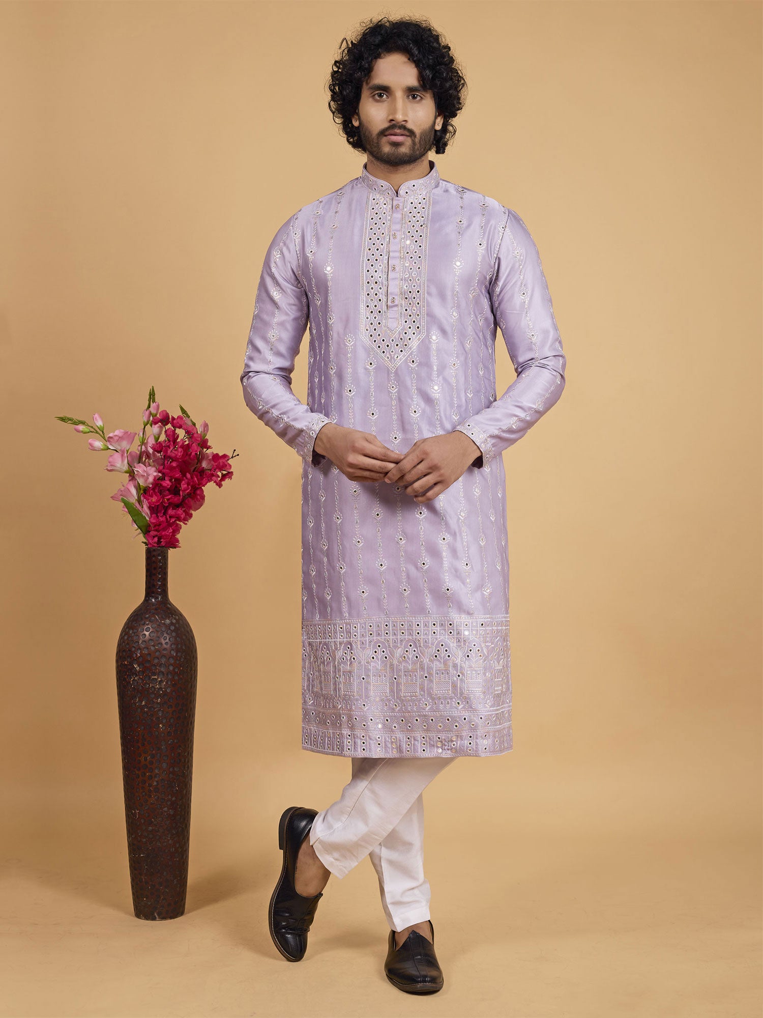 Lilac Men's Kurta Pyjama In Sequins Embellishment