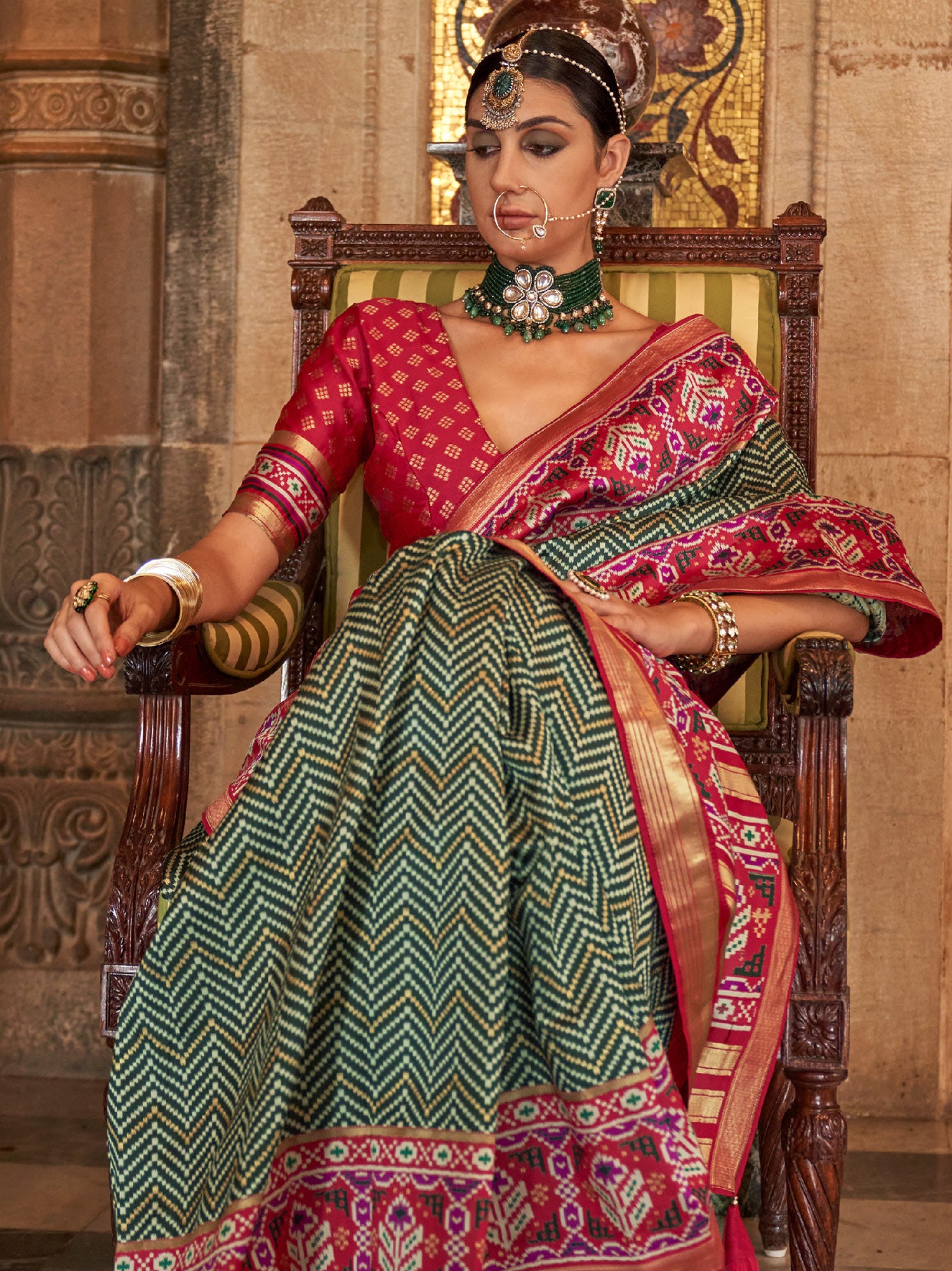 Green Traditional Saree In Art Silk With Blouse