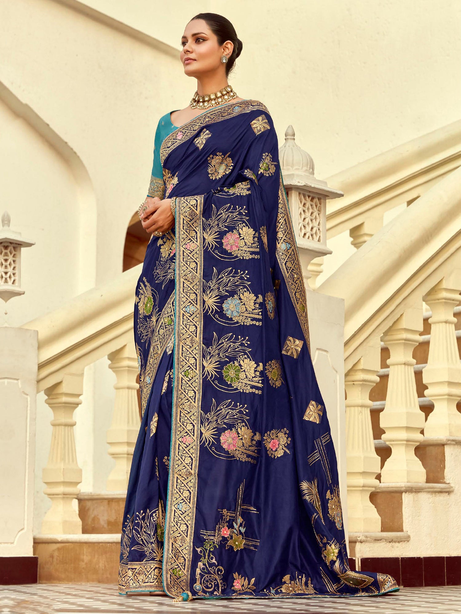 Blue Dola Silk Saree In Heavy Zari Weaving Borders