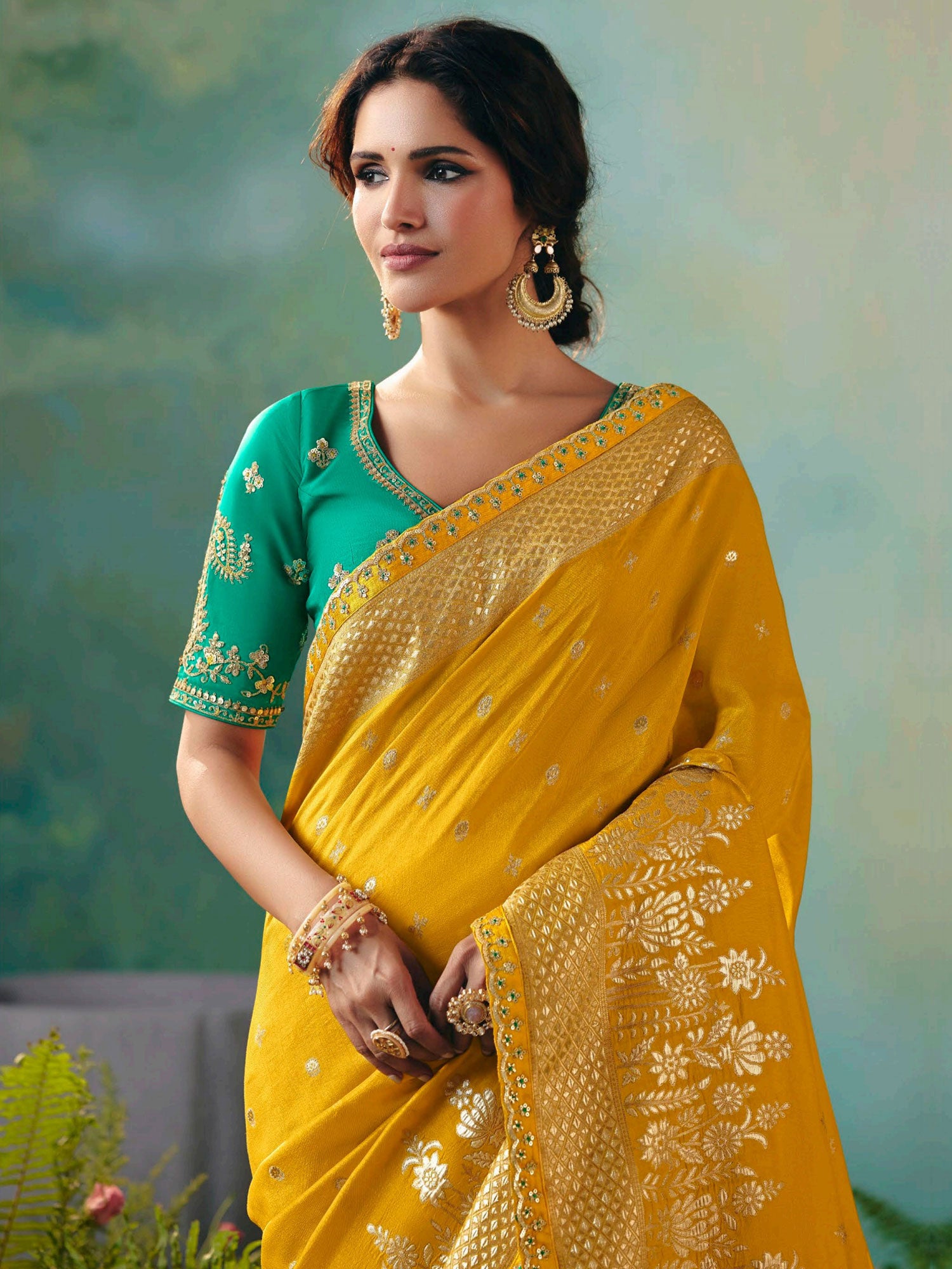 Yellow Silk Saree With Zari Weaving Borders