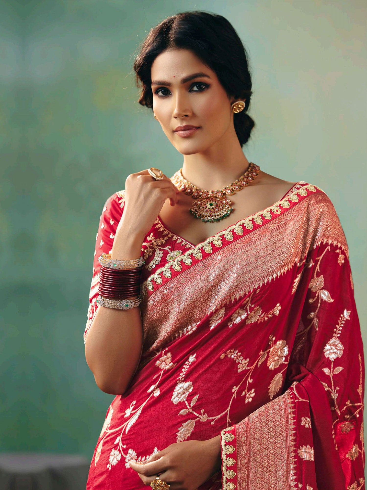 Red Floral Zari Weaving Saree With Blouse In Silk