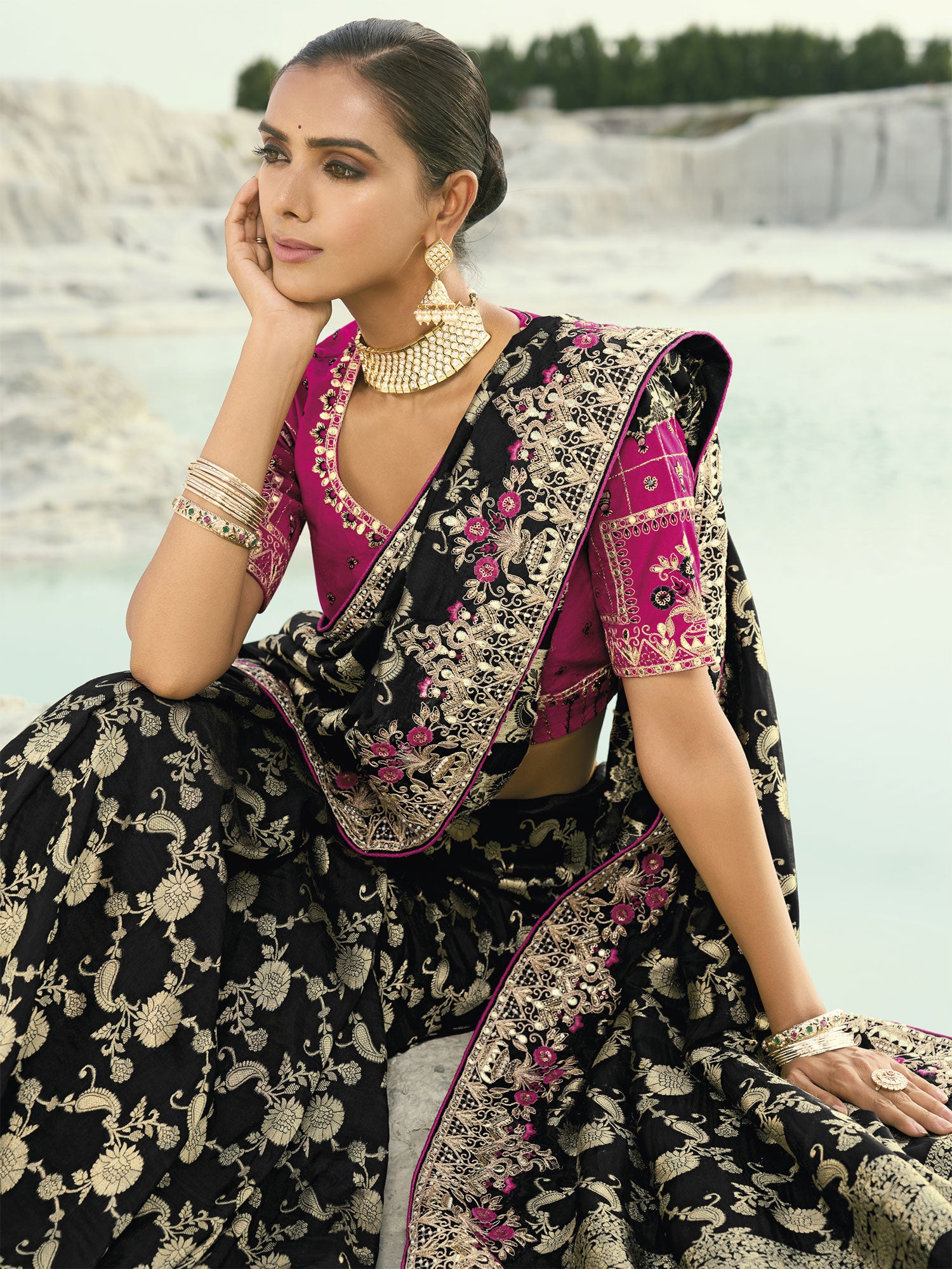 Black Floral Zari Weaving Saree With Blouse