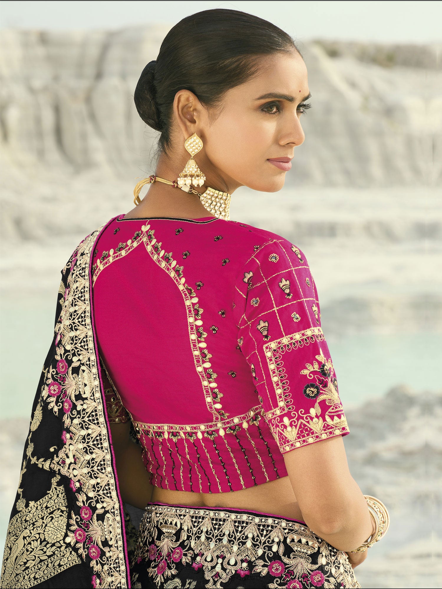 Black Floral Zari Weaving Saree With Blouse