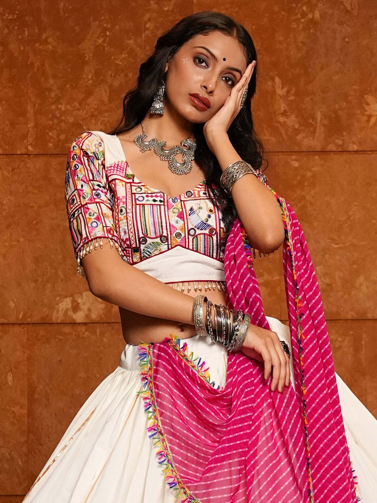 Off White Lehenga Set With Bandhani Printed Dupatta