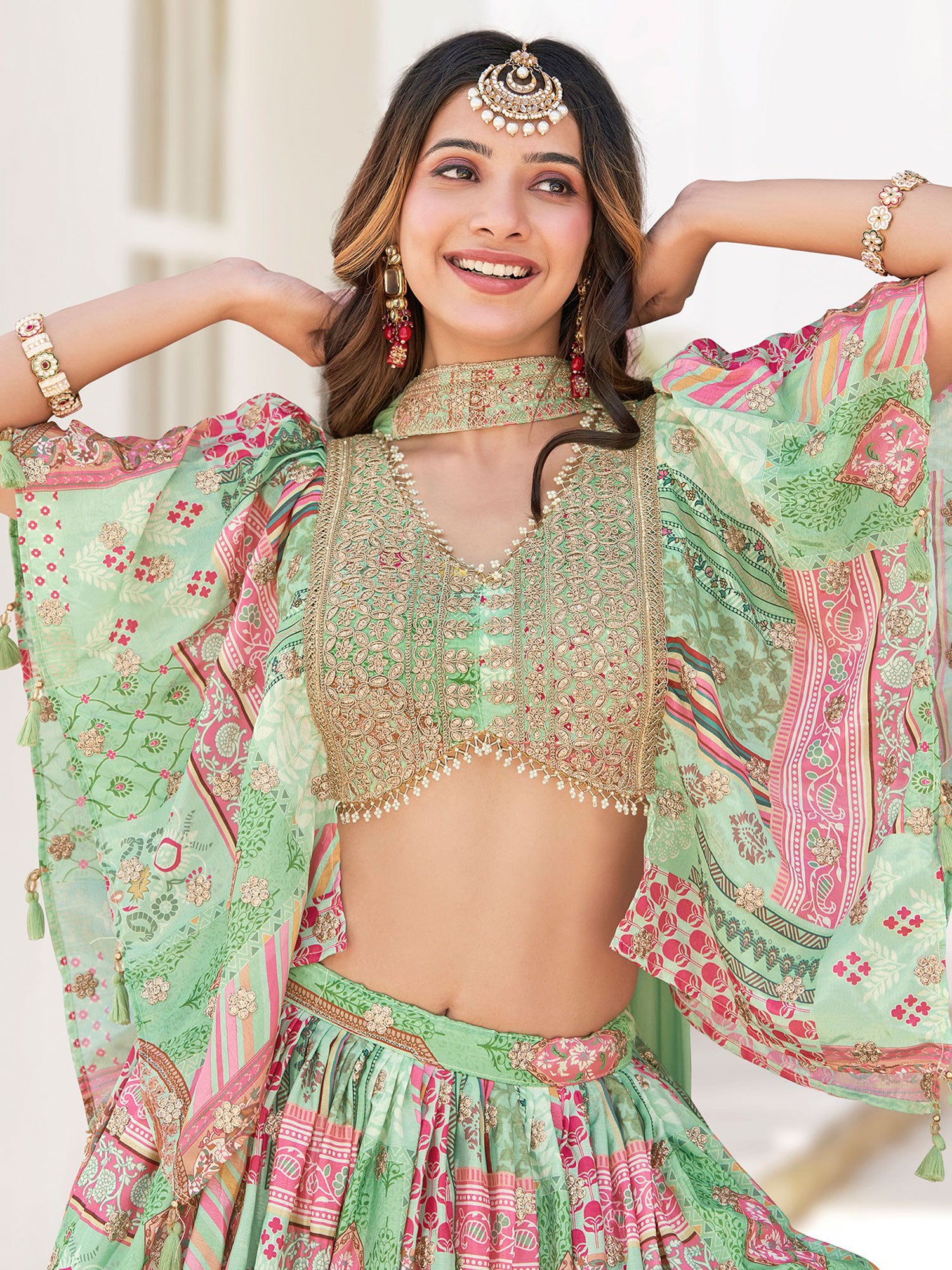Green Wedding Lehenga Choli With Chiffon Dupatta