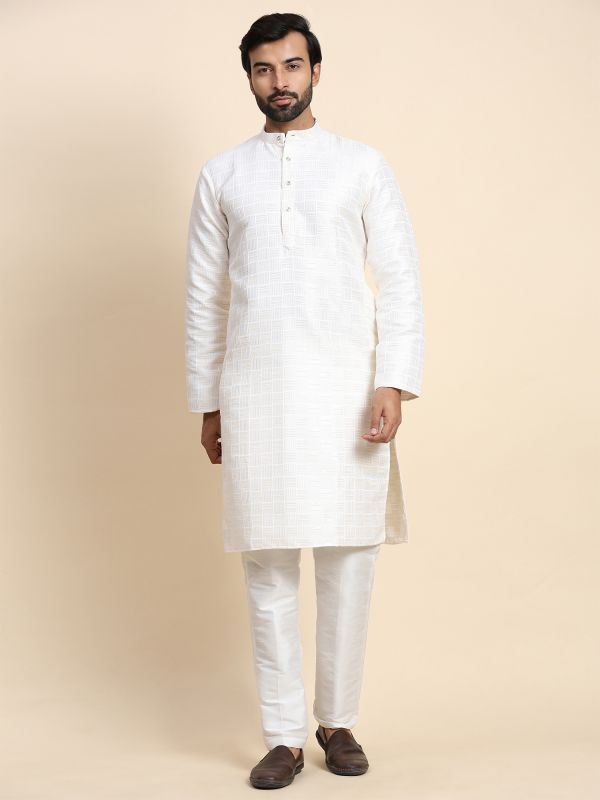 White Kurta Pyjama Set In Thread Work