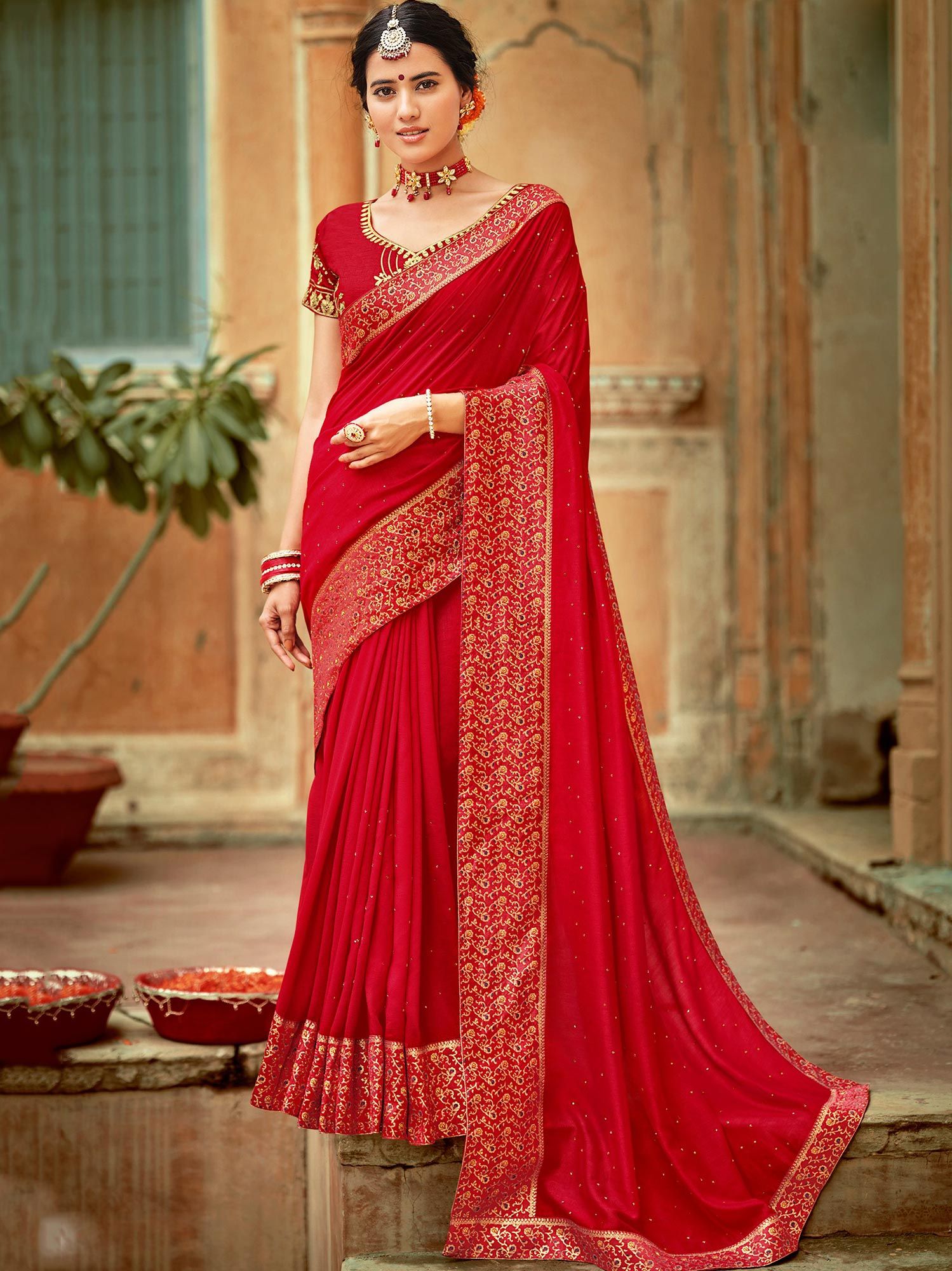 Soch Red Embellished Saree With Unstitched Blouse Price in India, Full  Specifications & Offers | DTashion.com