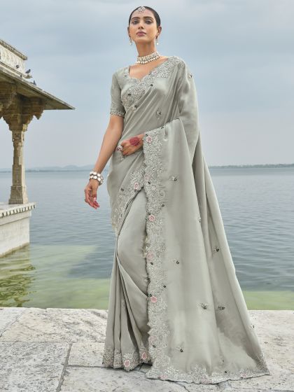 Grey Floral Thread Enhanced Saree With Blouse