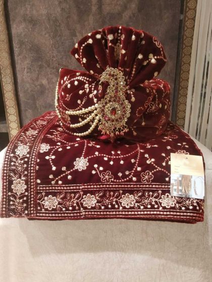 Maroon Colour Velvet Fabric Turban With Lace Work.